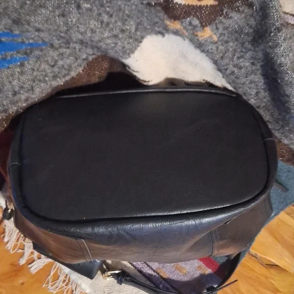 Large Black Vegan Anthropologie Bucket Convertible Tote Bag and Classic Purse - Picture 5 of 7